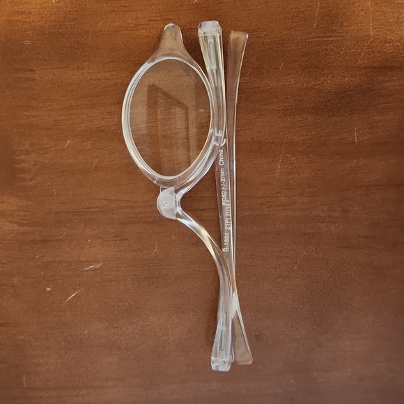 Bundle of 2 Pairs of Eyeguard Magnifying Makeup Glasses, +4.00 Strength, New - Picture 8 of 16